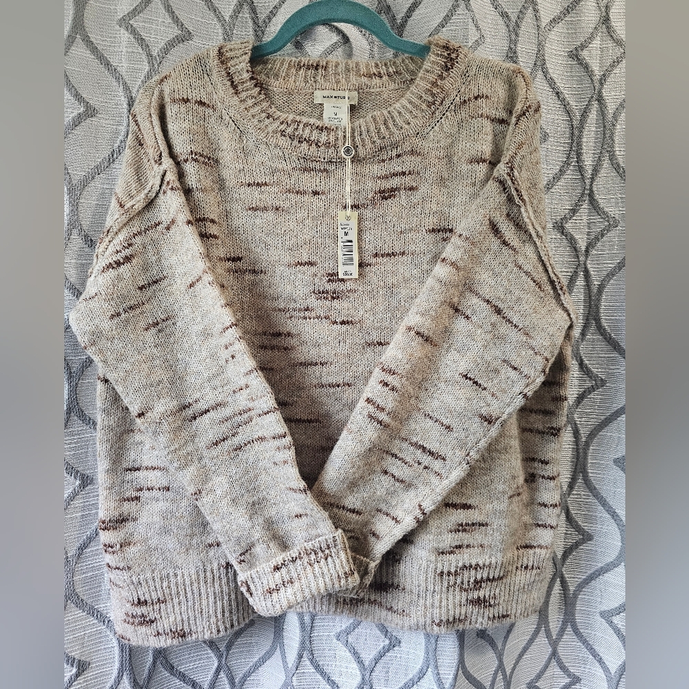 Women's Max Studio Sweater NWT Size Medium